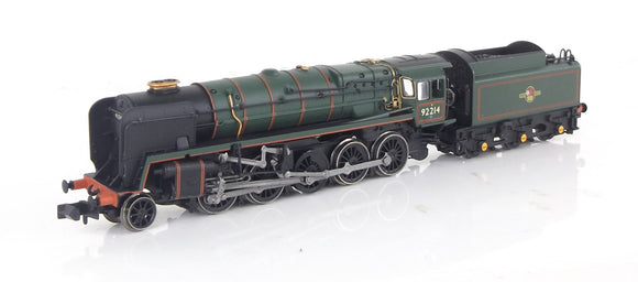 Dapol N Gauge 2S-013-009 BR 9F 2-10-0 92214 BR Lined Green Late Crest As Preserved