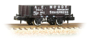 Graham Farish 377-060 N Gauge 5 Plank Wagon Wooden Floor "A.E Moody"