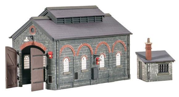 Ratio 522 Engine Shed and Hut OO Scale Plastic Kit